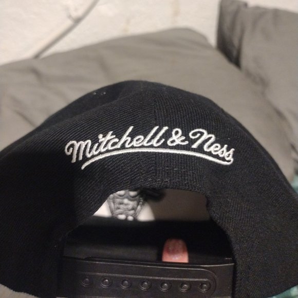 Mitchell & Ness Chicago Bulls One Snapback Adjustable Hat - Picture 3 of 3